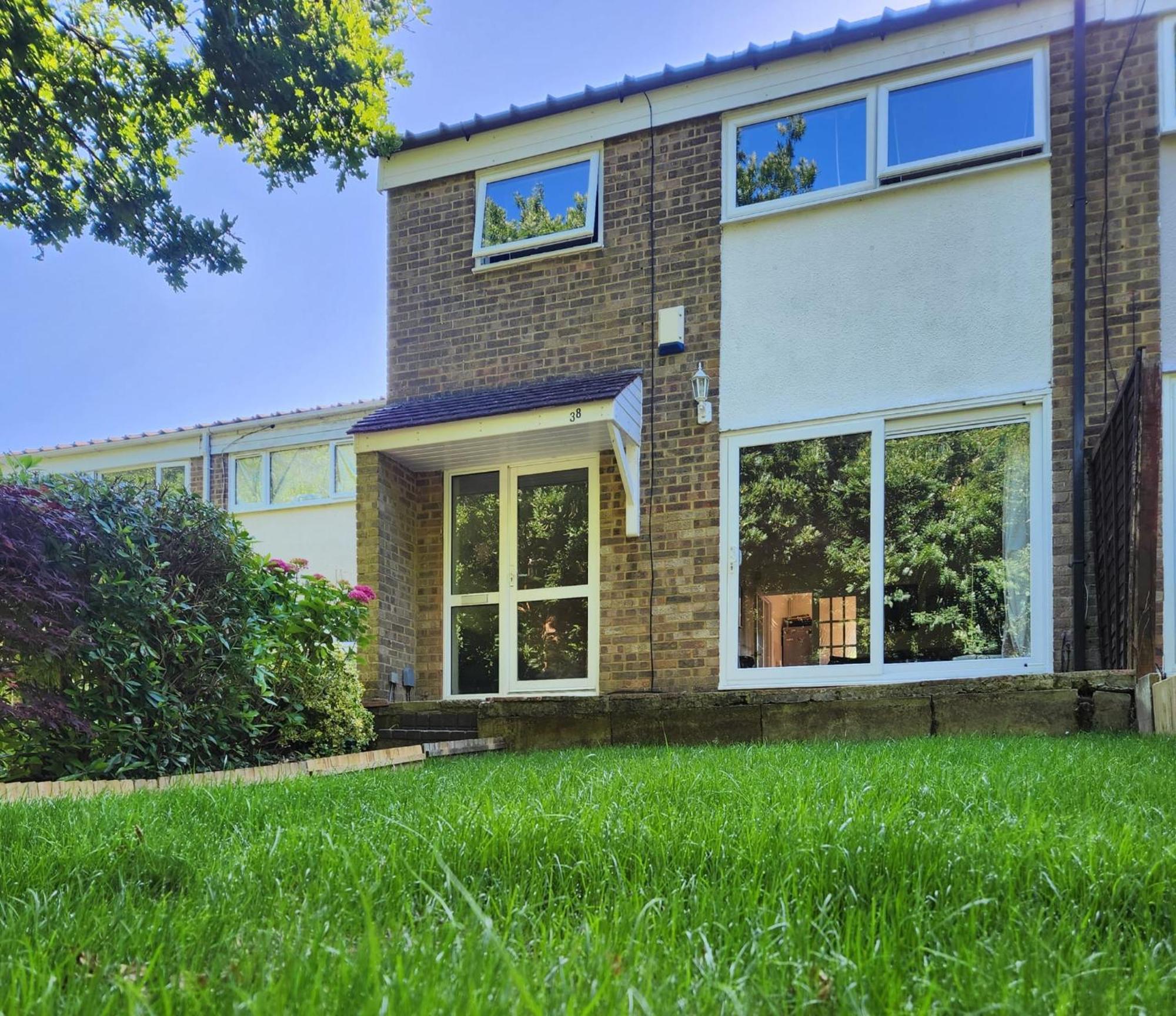 Twin Room In Crawley,Gatwick,West Sussex Ifield Bagian luar foto